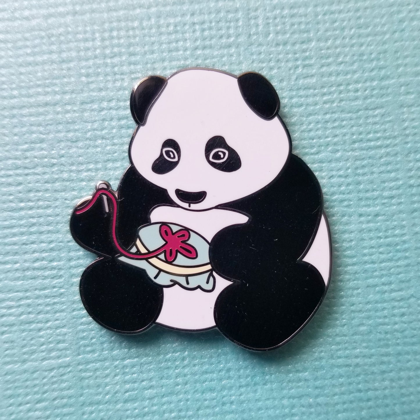 Stitching Panda Enamel Needle Minder