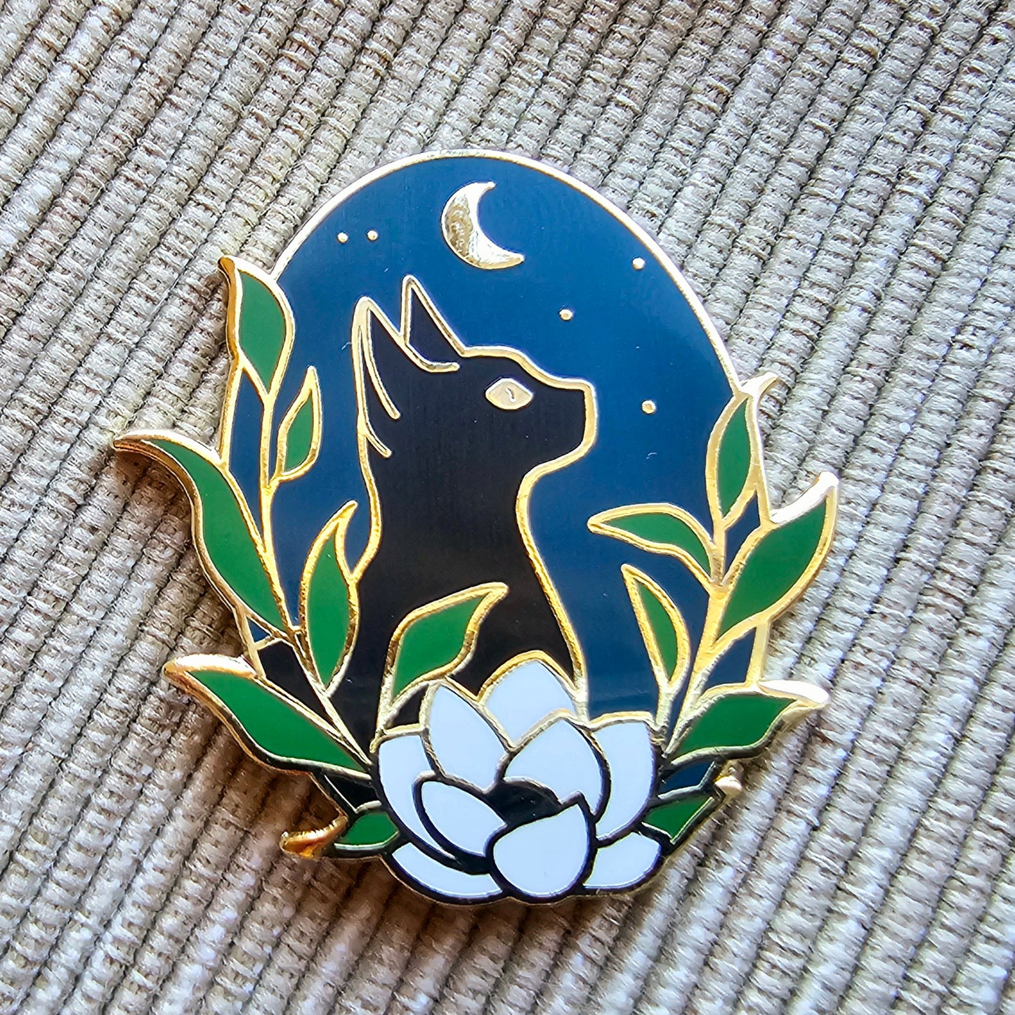 Stargazer Cat Enamel Needle Minder