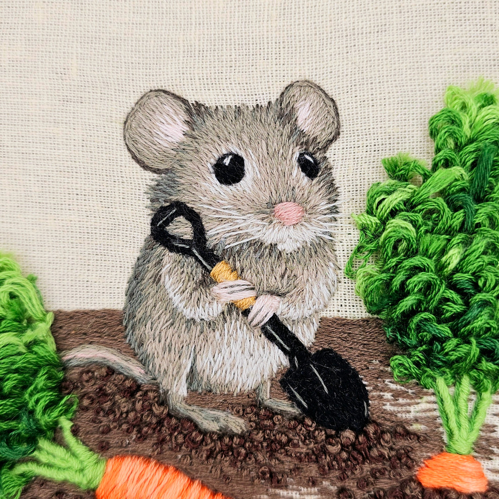Garden Mouse Embroidery Pattern (PDF) – Jessica Long Embroidery