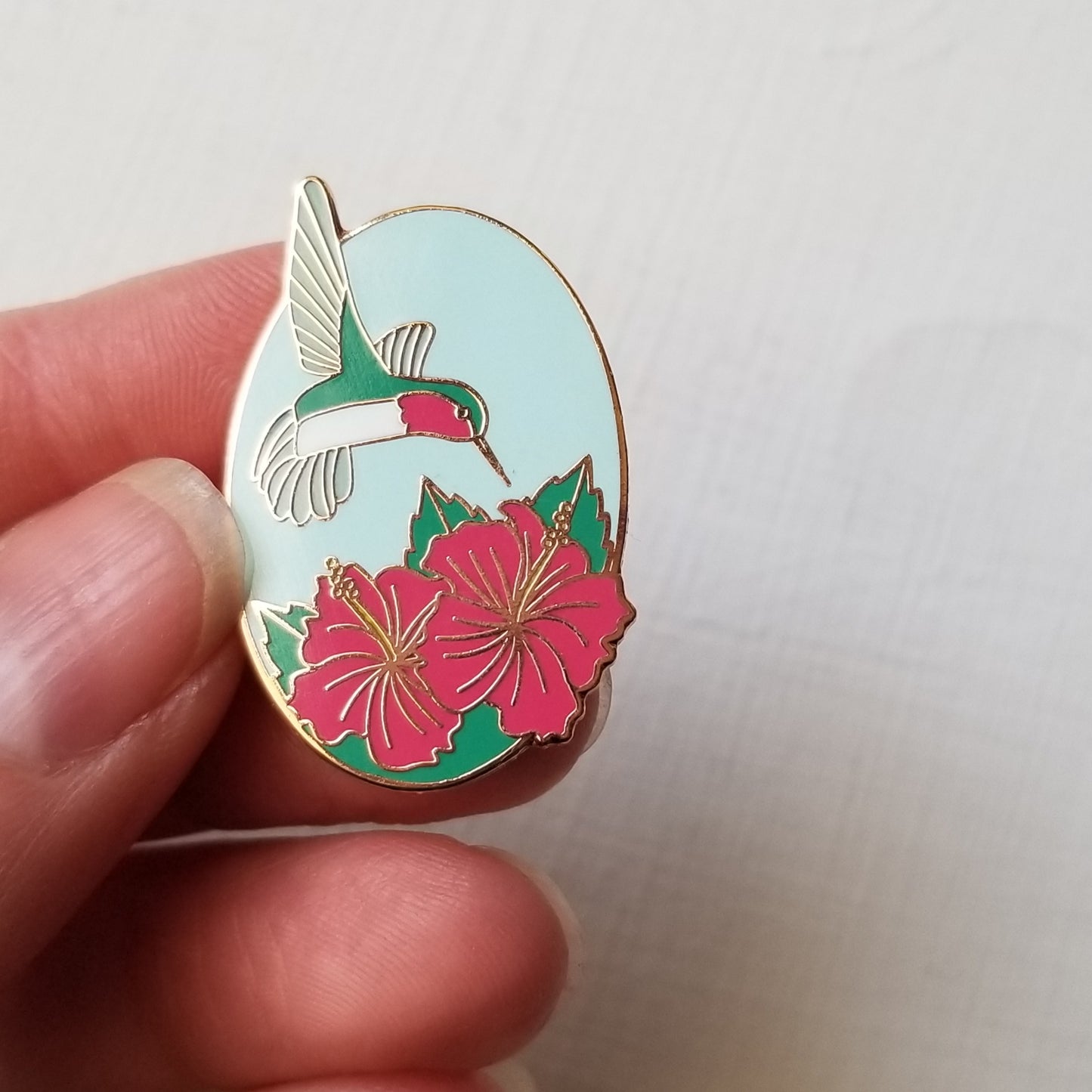 Hummingbird Enamel Needle Minder