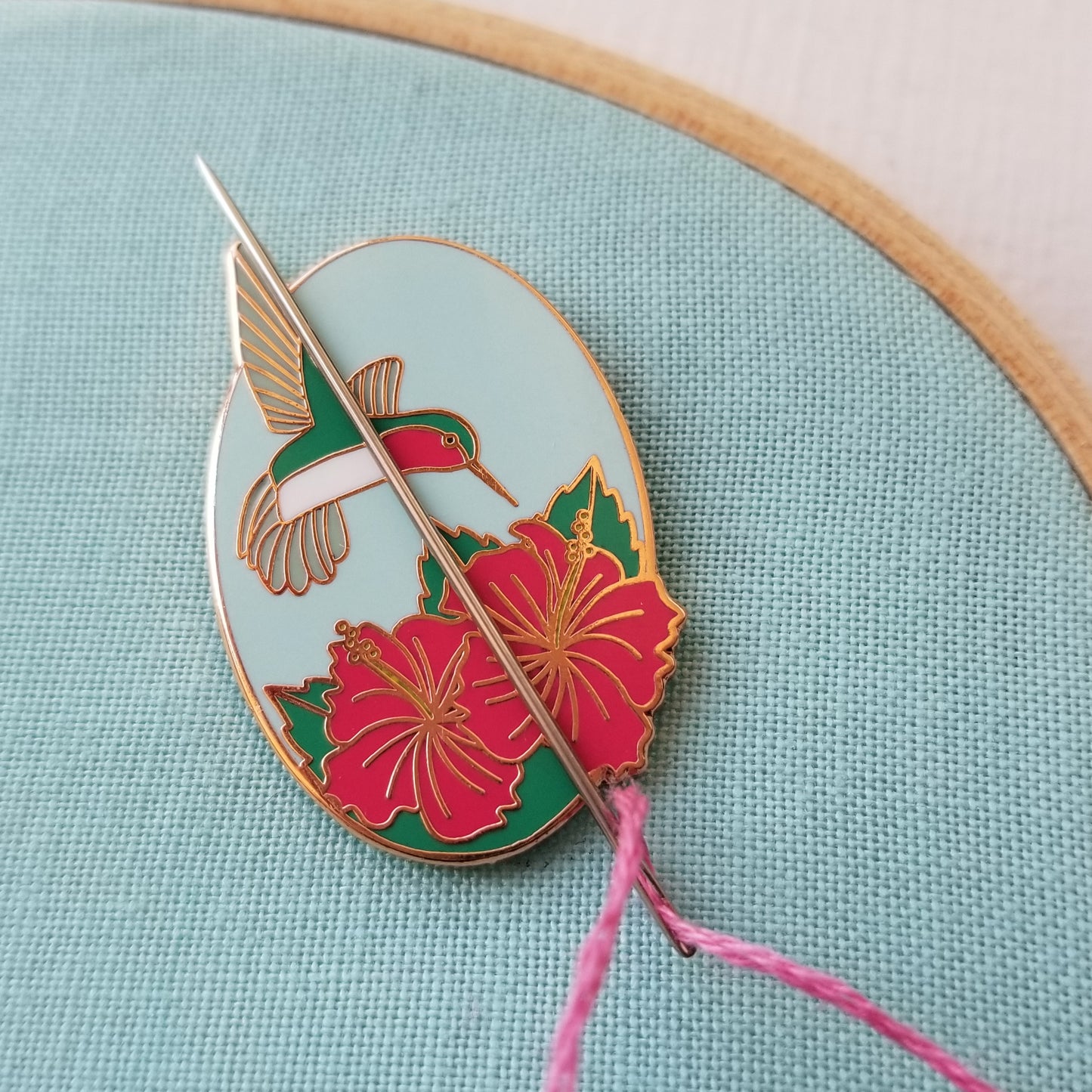 Hummingbird Enamel Needle Minder