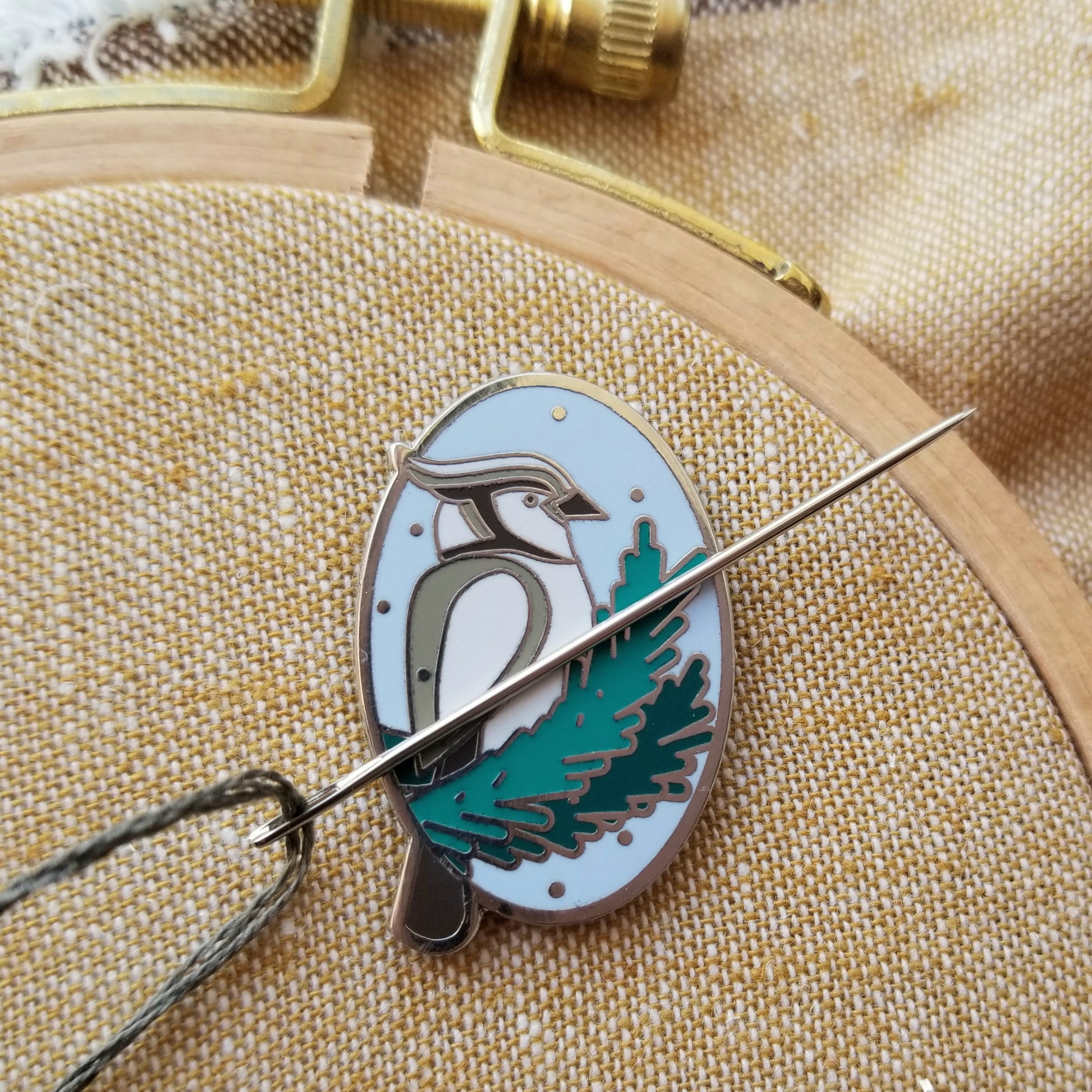 Needle Minder Enamel Bird Magnetic Holder by Stitched tories, 1.25 in,  Silver Plating – Stitched Stories