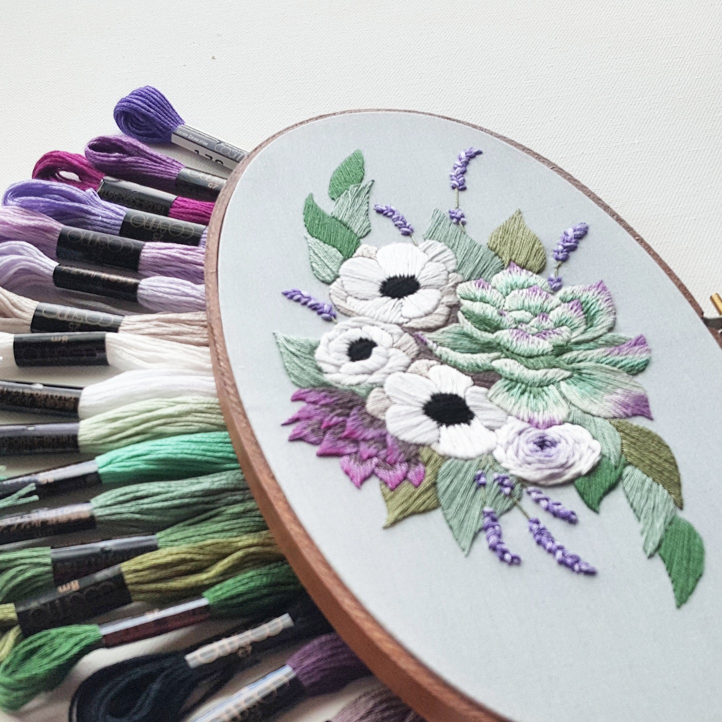 KINUA flower embroidery kit – Lost & Found
