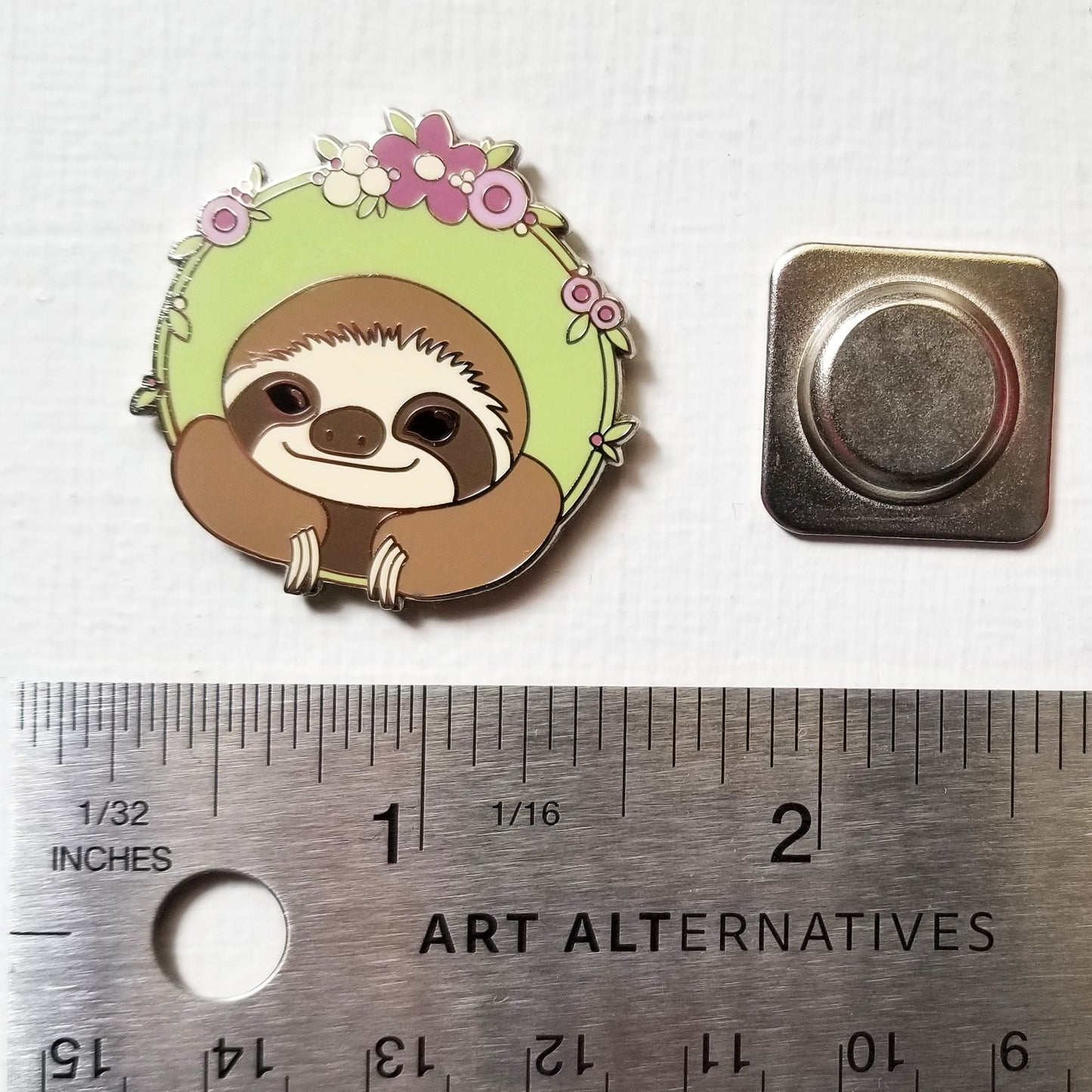 Happy Sloth Enamel Needle Minder