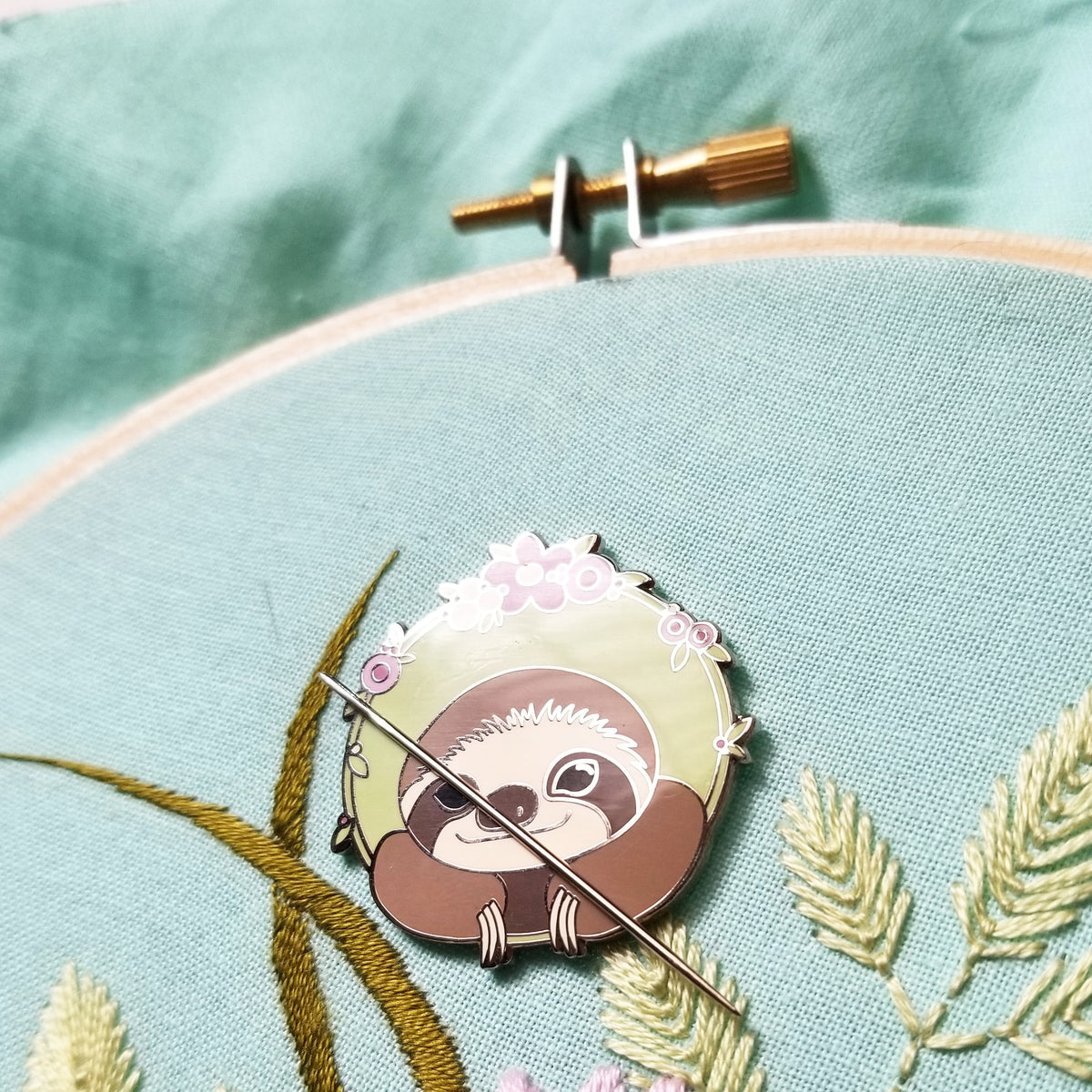 Sloth Needle Happy Sloth Enamel Needle Minder – Jessica Long Embroidery