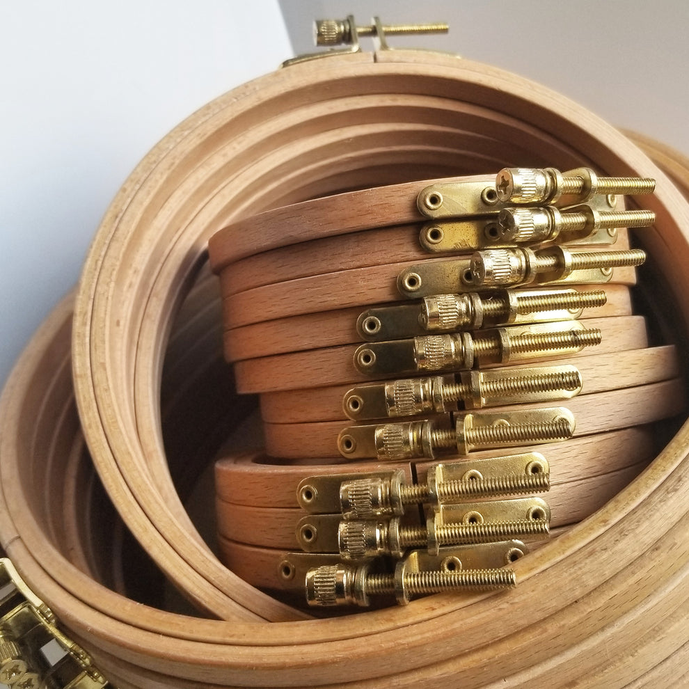 Wooden Embroidery Brass Hoops Crafts 9-Piece Vintage-Style Embroidery Hoop Set – Faux Wood Circular Frames In  Sizes – Antique Brass Hanging Rings For Cross Stitch,