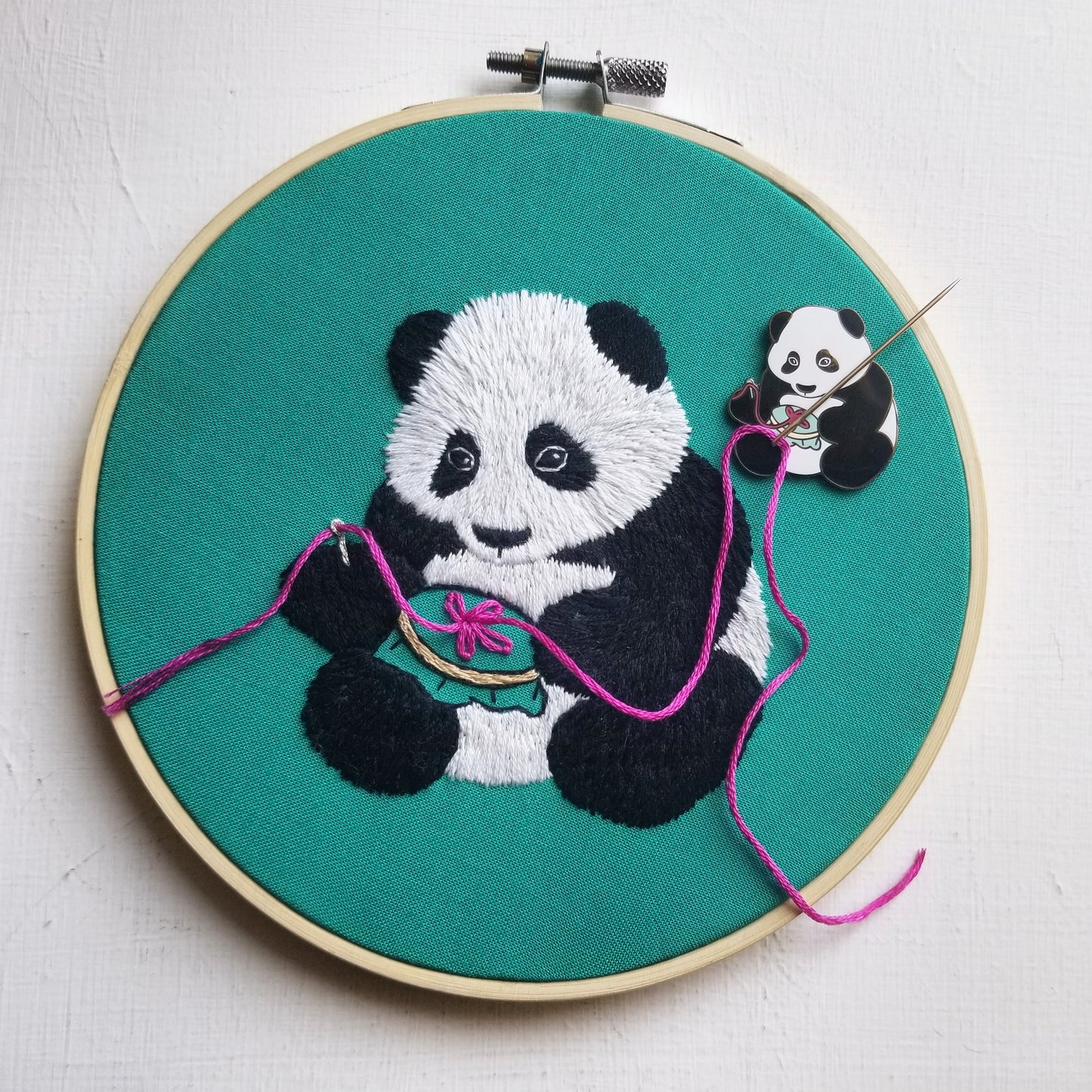 Stitching Panda Enamel Needle Minder