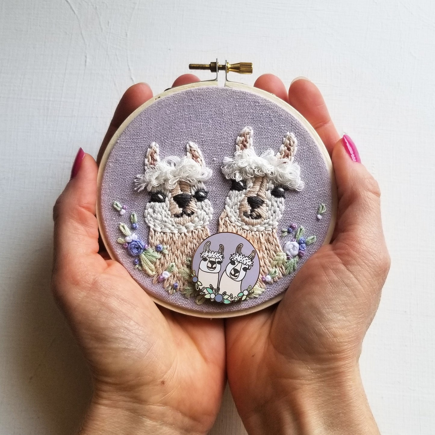 Llama Mamas Enamel Needle Minder