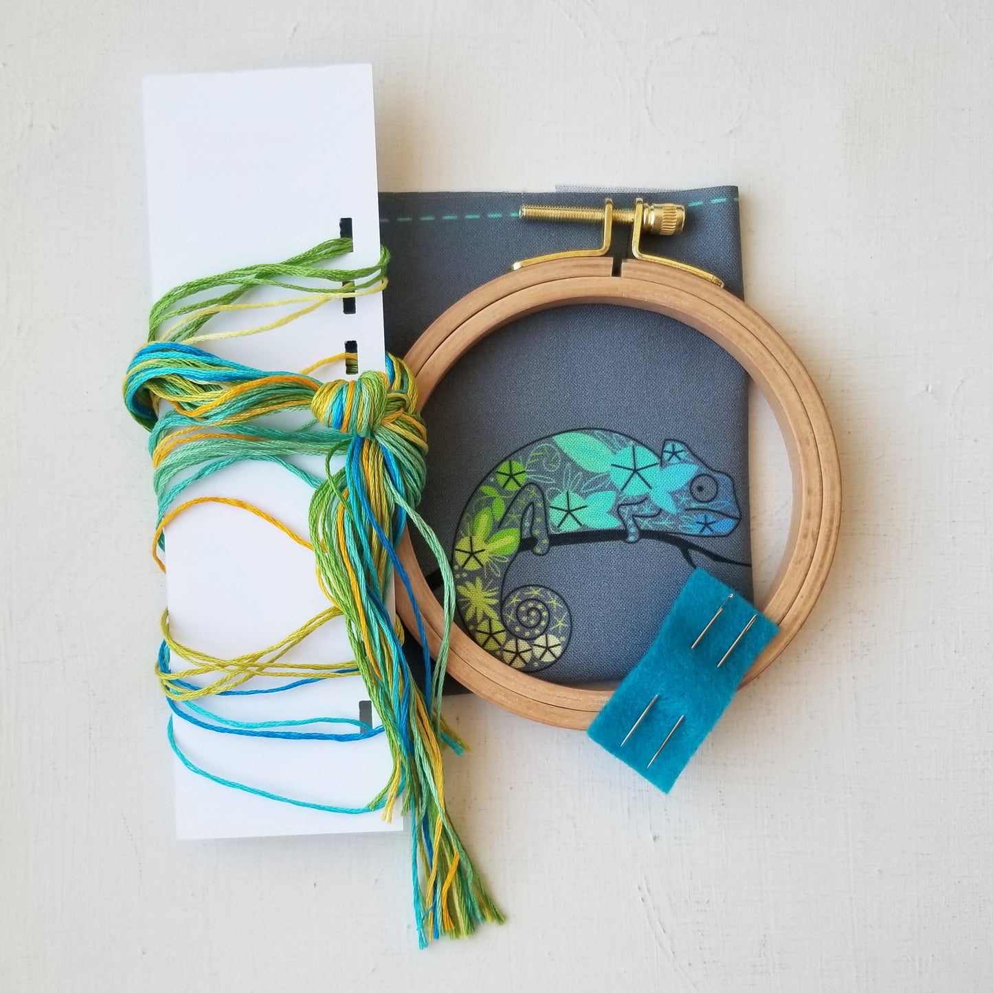 Chameleon Embroidery Kit