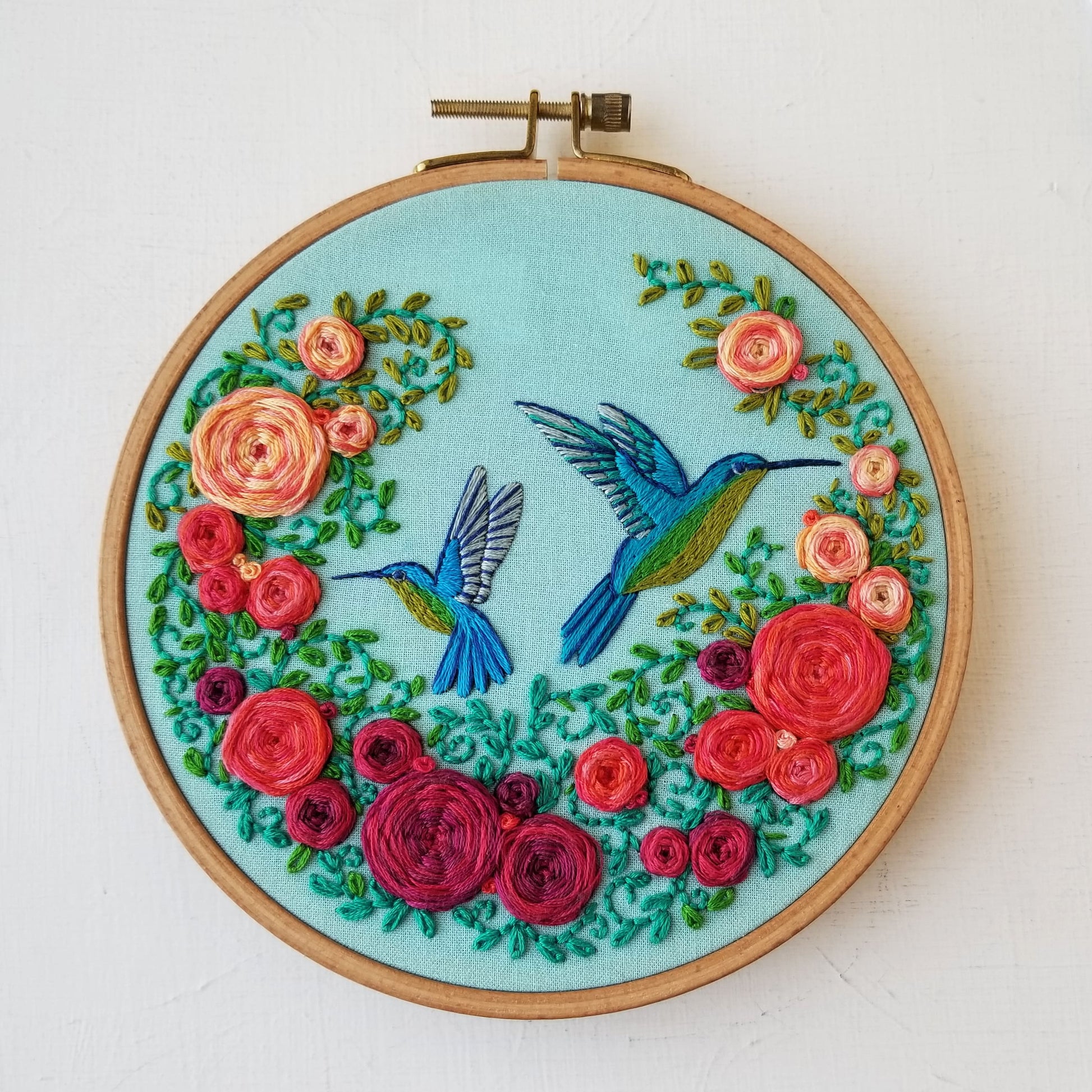 DIY Embroidery kit Beginner- Modern Flower Pattern - Hand Embroidery Full  Kit - DIY Floral Embroidery Hoop Wall Art Kit -English Guide (Kit 6)